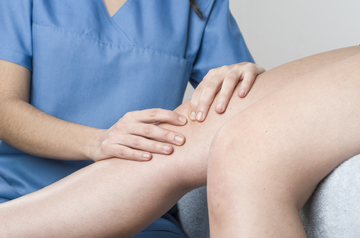 Woman treated for knee pain